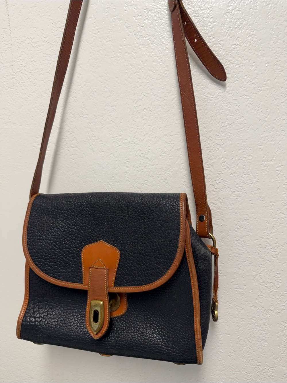 Dooney & Bourke Vintage Black Pebbled Leather Crossbody with Brown Trim - Picture 15 of 16